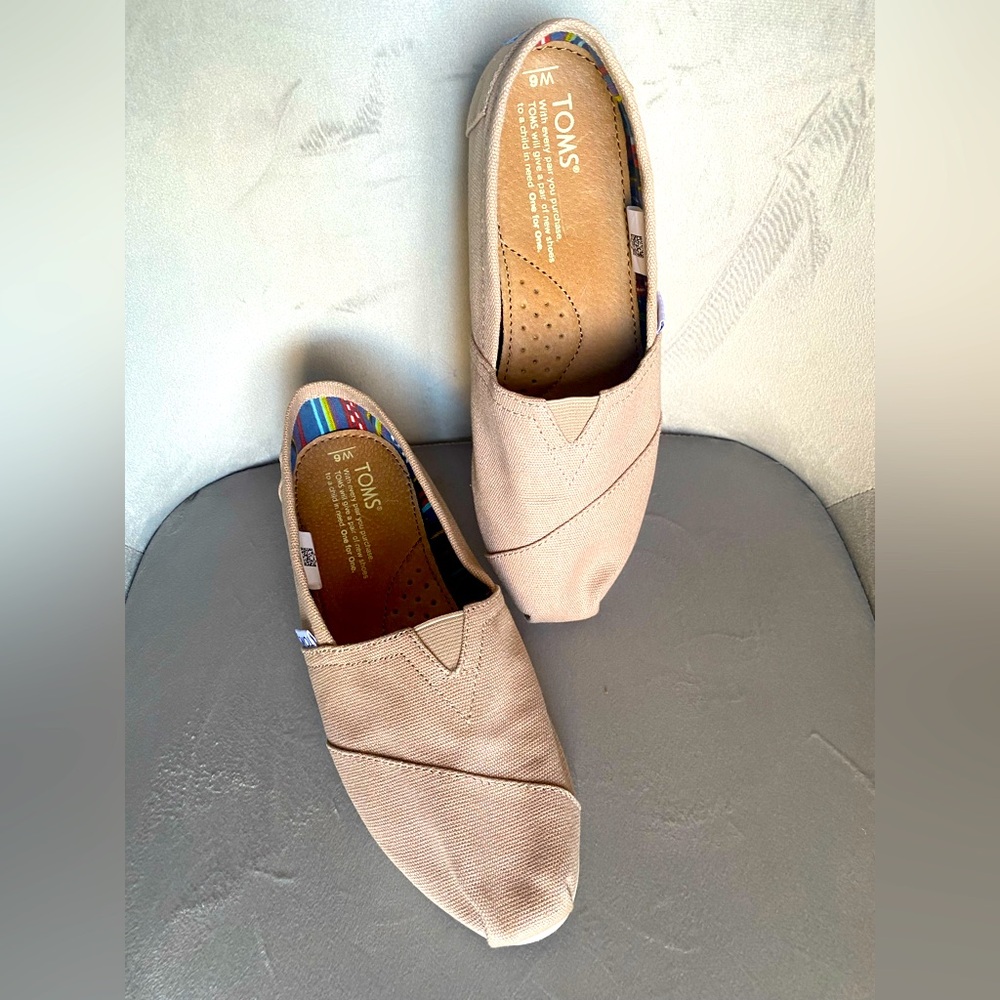 Light Pink Toms